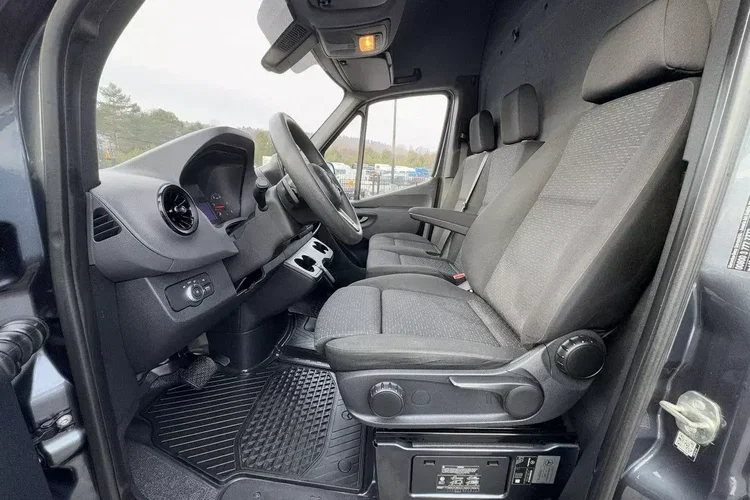 Mercedes 319 zdjęcie 18