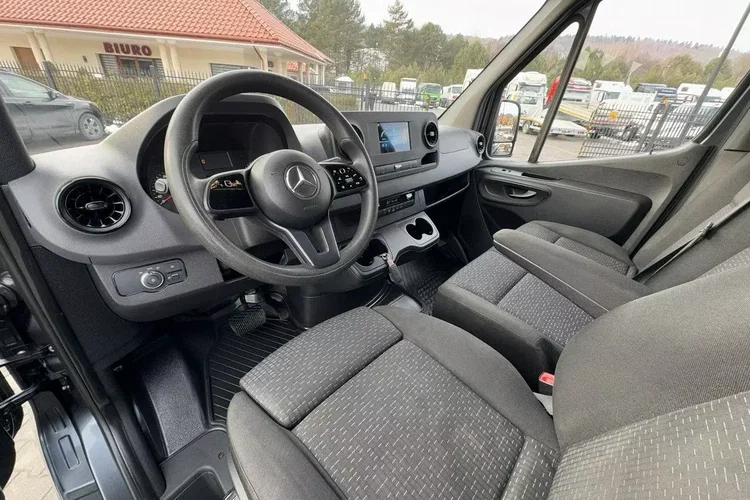 Mercedes 319 zdjęcie 19