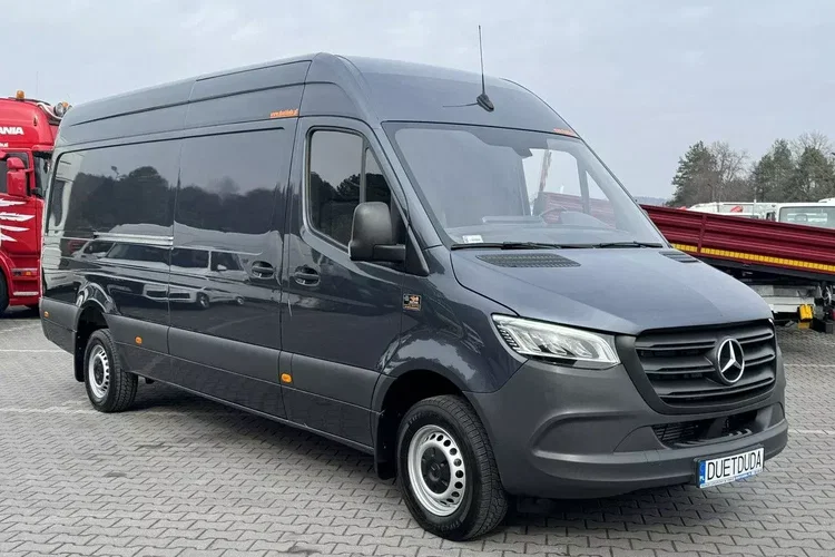 Mercedes 319 zdjęcie 2