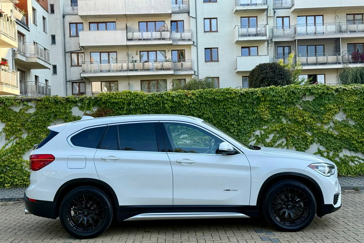 BMW X1 2.0 Executive zdjęcie 13