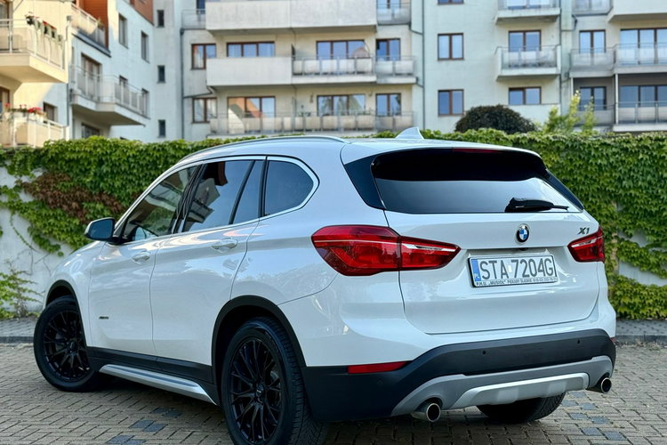 BMW X1 2.0 Executive zdjęcie 3