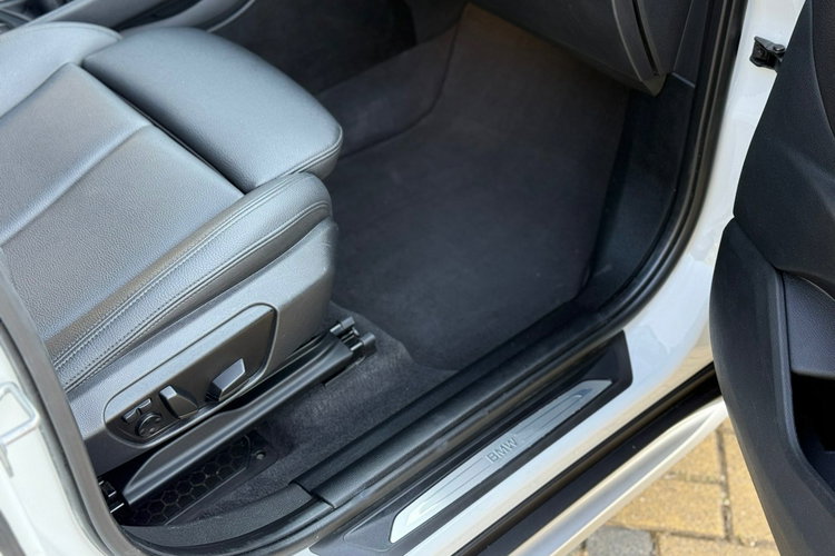 BMW X1 2.0 Executive zdjęcie 9