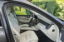 Volvo XC 60 D3 Momentum Pro / Bezwypadkowy / zdjęcie 10