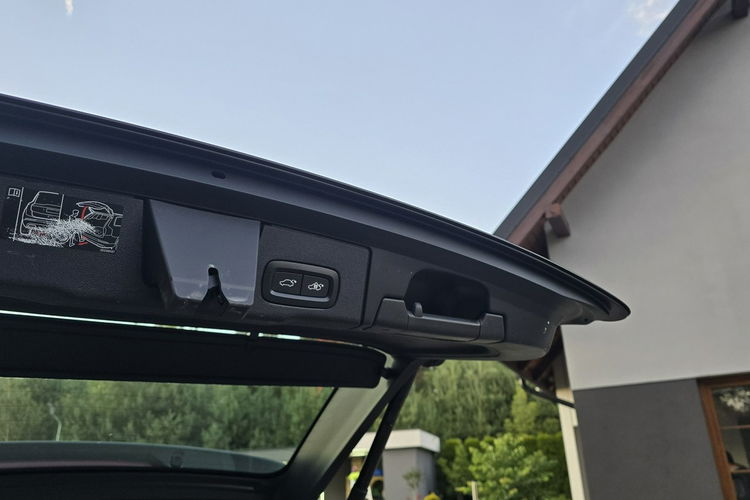 Volvo XC 60 D3 Momentum Pro / Bezwypadkowy / zdjęcie 13