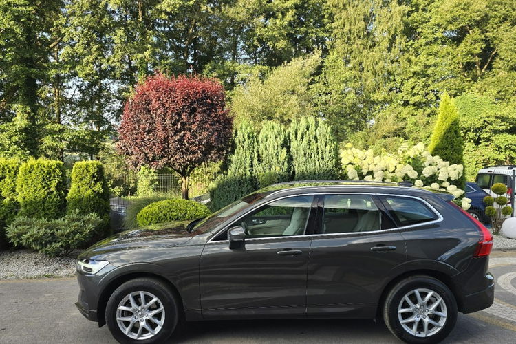 Volvo XC 60 D3 Momentum Pro / Bezwypadkowy / zdjęcie 2