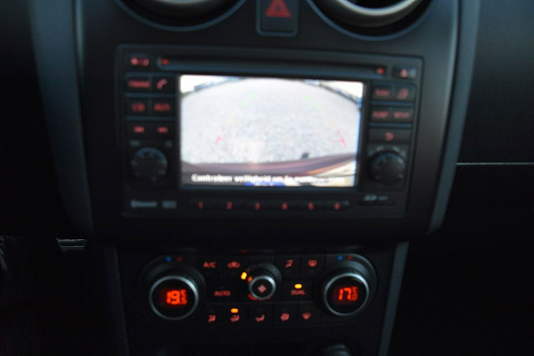 Nissan Qashqai rezerwacja zdjęcie 13