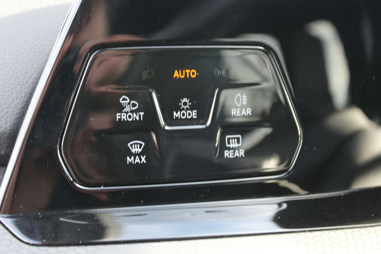 Volkswagen Golf GTI 245 KM zdjęcie 25