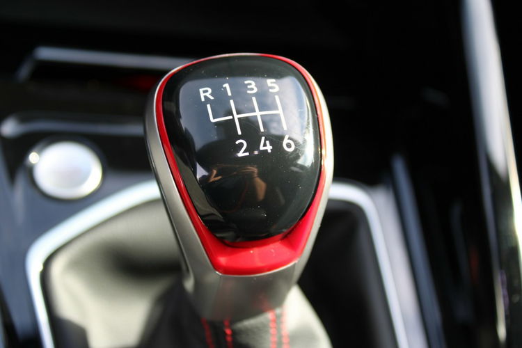 Volkswagen Golf GTI 245 KM zdjęcie 36