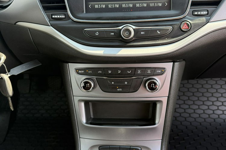 Opel Astra 1.6 110 Km Salon PL Navi Tempomat Climatronic Stan Idealny Gwarancja zdjęcie 8