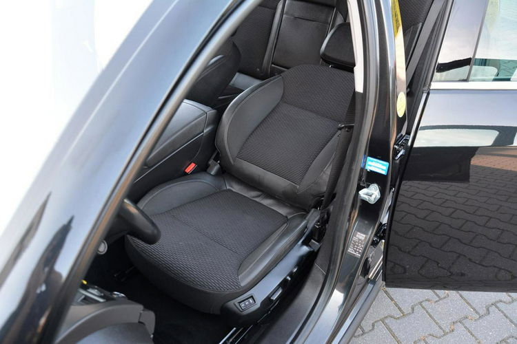 Opel Insignia 1.6T(170KM) Bi-xenon Navi Parktr. Kamera BLIS Virtual El.klapa Alu18 zdjęcie 21