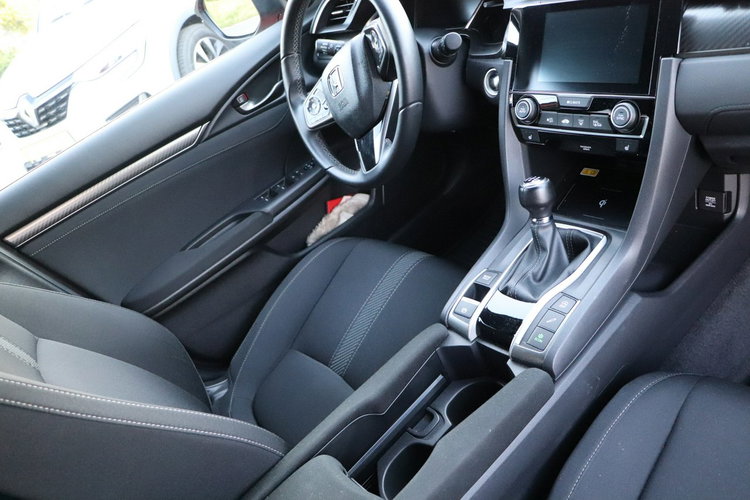 Honda Civic krajowy.2-wł, serwis, model 2018, dach szklany panoramiczny zdjęcie 15