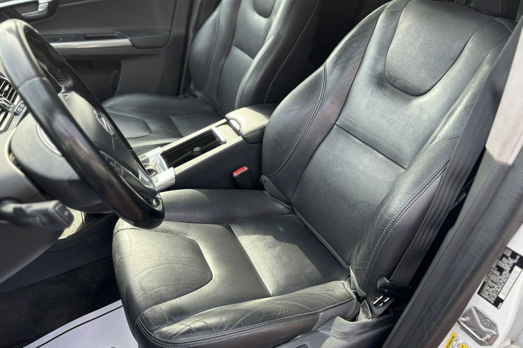Volvo XC 60 Gwarancja, Wypas, Panorama, Navi, Skóra, Automat zdjęcie 16