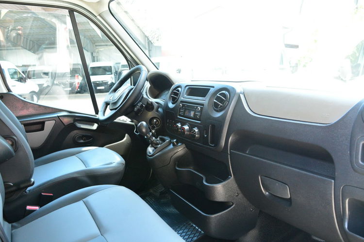 Renault Master sredniak L2H2 3 osobowy pełna opcja zdjęcie 6