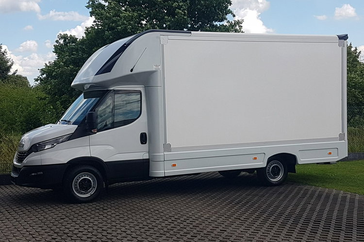 Iveco Daily KONTENER NISKOPODŁOGOWY 4.43x2.23x2.42 SKLEP BAR FOODTRUCK KAMPER AC zdjęcie 1