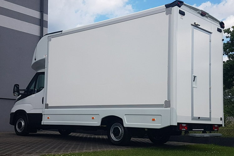 Iveco Daily KONTENER NISKOPODŁOGOWY 4.43x2.23x2.42 SKLEP BAR FOODTRUCK KAMPER AC zdjęcie 27