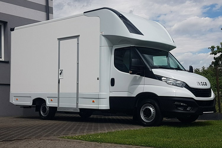 Iveco Daily KONTENER NISKOPODŁOGOWY 4.43x2.23x2.42 SKLEP BAR FOODTRUCK KAMPER AC zdjęcie 29