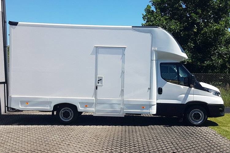 Iveco Daily KONTENER NISKOPODŁOGOWY 4.43x2.23x2.42 SKLEP BAR FOODTRUCK KAMPER AC zdjęcie 11
