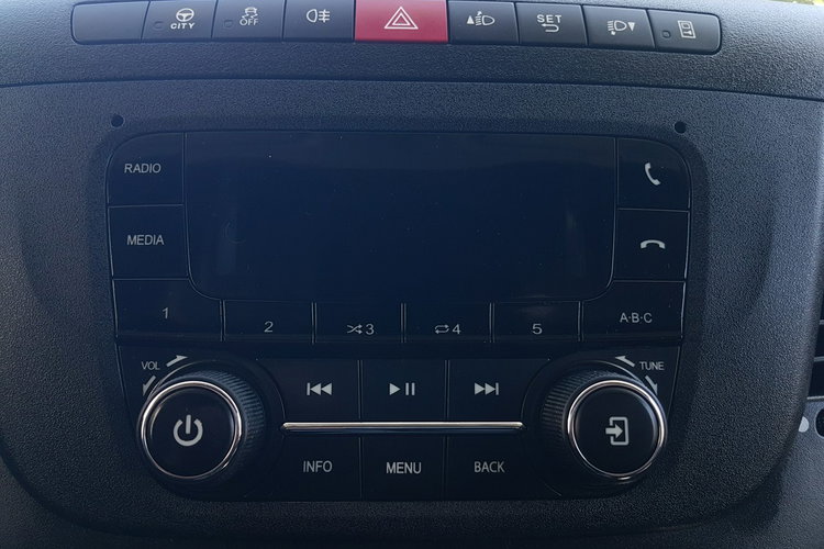 Iveco Daily KONTENER NISKOPODŁOGOWY 4.43x2.23x2.42 SKLEP BAR FOODTRUCK KAMPER AC zdjęcie 32