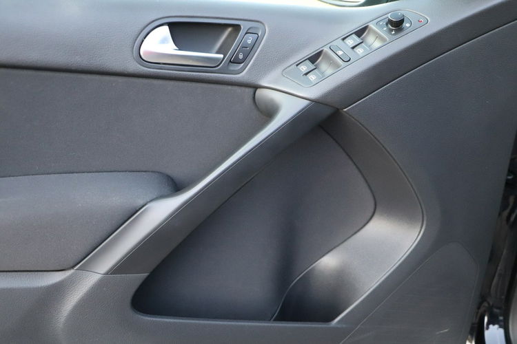 Volkswagen Tiguan klimatronic.6-bieg, zarejestrowany, kamera cofania zdjęcie 11