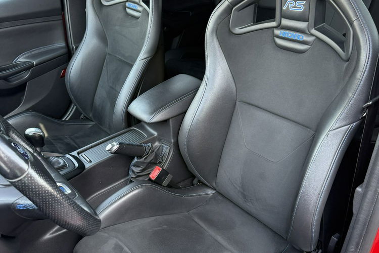 Ford Focus RS 350 KM 4X4 Kubełki recaro Stan PETARDA Nowe Hamulce szwajcar zdjęcie 6