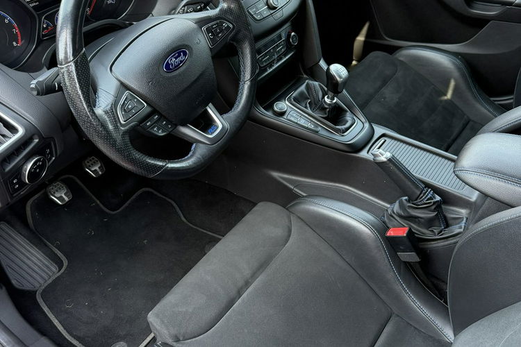 Ford Focus RS 350 KM 4X4 Kubełki recaro Stan PETARDA Nowe Hamulce szwajcar zdjęcie 8