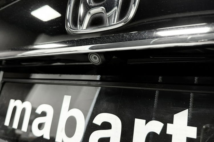 Honda CR-V 2.0i-VTEC 155KM Executive 4WD Navi Bi-Xenon Kamera Hak zdjęcie 14