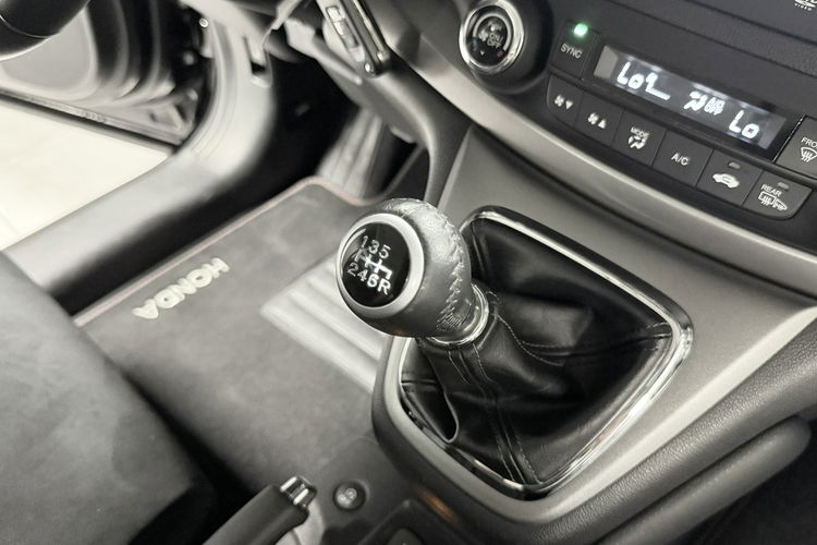 Honda CR-V 2.0i-VTEC 155KM Executive 4WD Navi Bi-Xenon Kamera Hak zdjęcie 26
