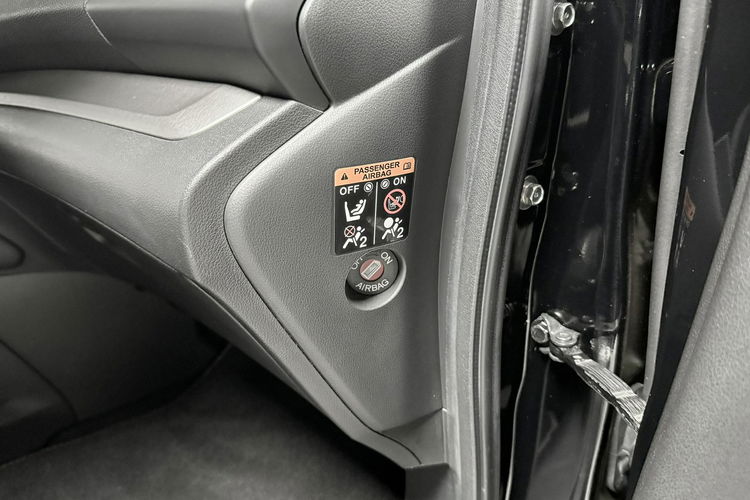 Honda CR-V 2.0i-VTEC 155KM Executive 4WD Navi Bi-Xenon Kamera Hak zdjęcie 28