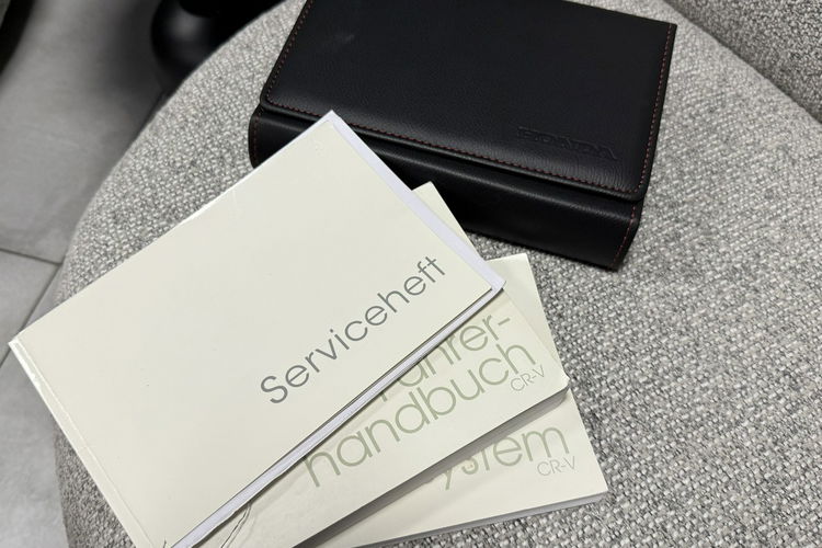 Honda CR-V 2.0i-VTEC 155KM Executive 4WD Navi Bi-Xenon Kamera Hak zdjęcie 53