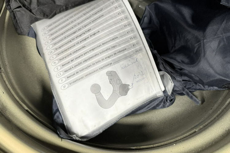 Honda CR-V 2.0i-VTEC 155KM Executive 4WD Navi Bi-Xenon Kamera Hak zdjęcie 54