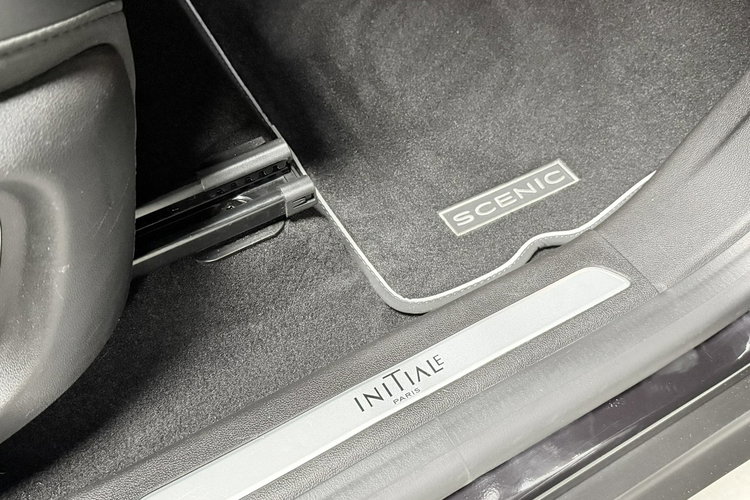 Renault Grand Scenic 1.6 DCi 160KM Initiale Paris BOSE Head-Up LED 7-osób KeyLess AUTOMAT zdjęcie 23