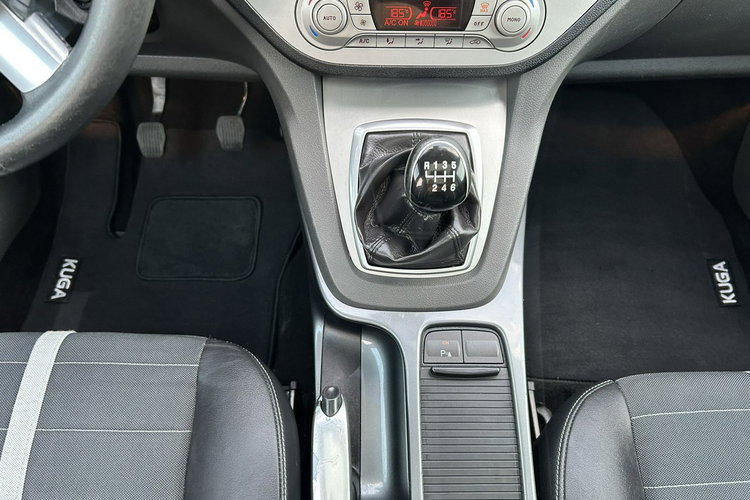 Ford Kuga TITANIUM 4x4 zdjęcie 13