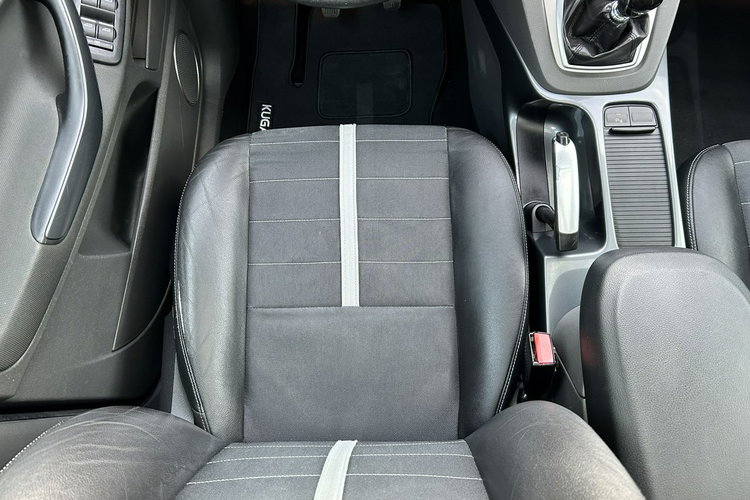 Ford Kuga TITANIUM 4x4 zdjęcie 14