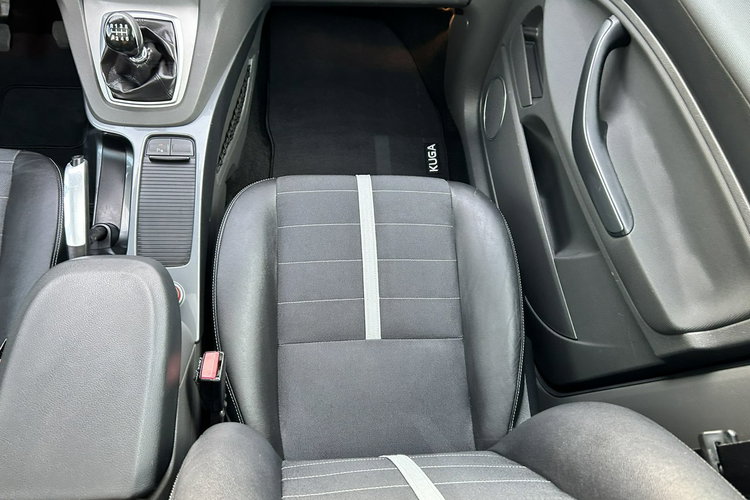 Ford Kuga TITANIUM 4x4 zdjęcie 15