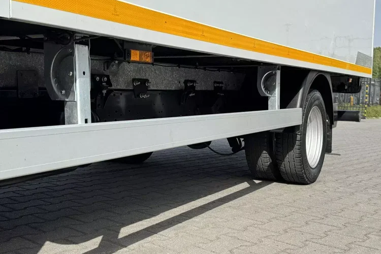 Iveco Daily 35C16 V zdjęcie 8