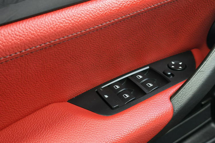 BMW X1 sDrive18i / 2.0 benzyna 150KM / Bezwypadkowa / Mały przebieg zdjęcie 21