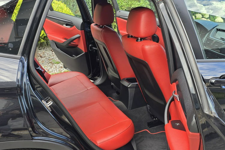 BMW X1 sDrive18i / 2.0 benzyna 150KM / Bezwypadkowa / Mały przebieg zdjęcie 9