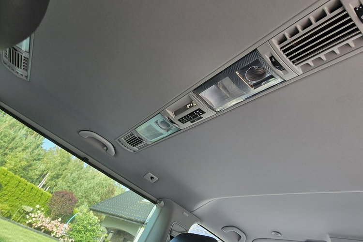 Volkswagen Multivan 2.0 TDi 180 KM / Zadbany zdjęcie 9