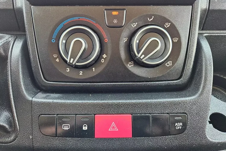 Peugeot boxer L2H2 55999zł NETTO 2.2 HDi/140KM zdjęcie 25