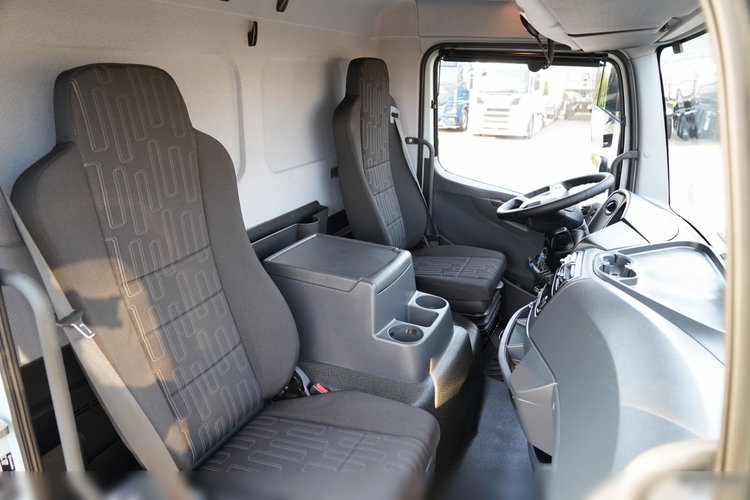 Mercedes ATEGO 1521 / IZOTERMA / KONTENER / WINDA BAR - 1500KG / POLSKA zdjęcie 37