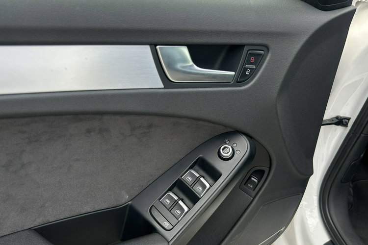 Audi A4 2.0 TDI Sedan Manual S-Line wew. - Biały zdjęcie 10