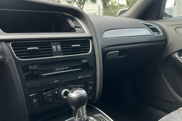 Audi A4 2.0 TDI Sedan Manual S-Line wew. - Biały zdjęcie 11