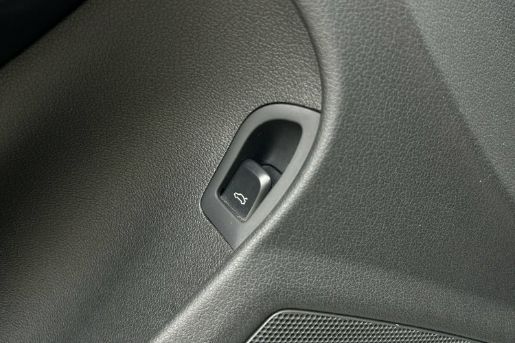 Audi A4 2.0 TDI Sedan Manual S-Line wew. - Biały zdjęcie 17