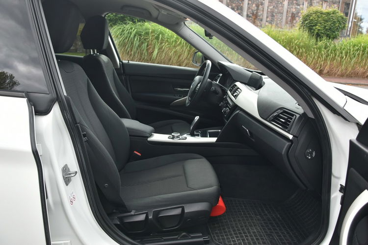 BMW 3GT 320d XDrive 190KM Automat 2018r. SALON FullLED NAVi POLECAM zdjęcie 15