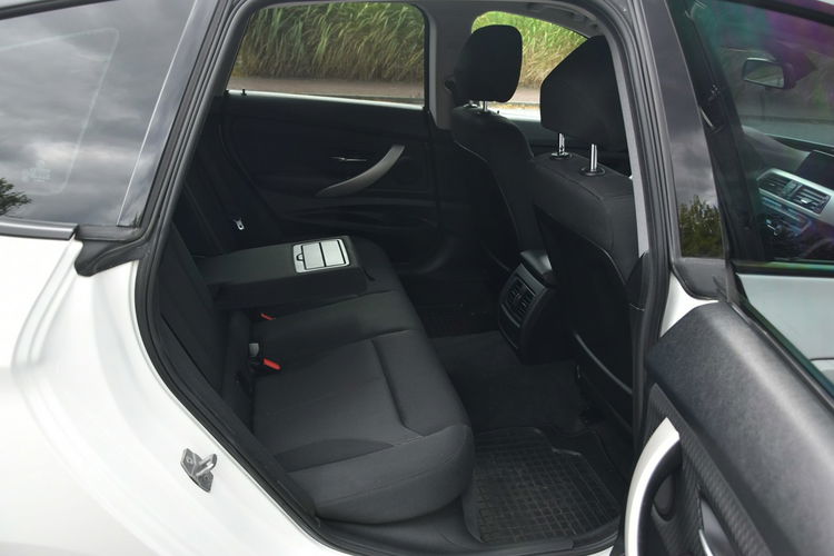 BMW 3GT 320d XDrive 190KM Automat 2018r. SALON FullLED NAVi POLECAM zdjęcie 16