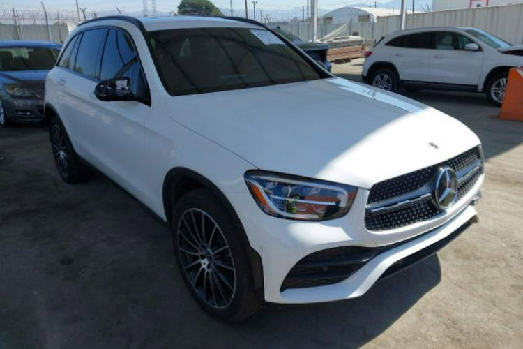 Mercedes GLC 300 SUV 2021 – nowoczesny SUV premium zdjęcie 2