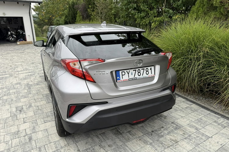 Toyota C-HR Hybryda niski przebieg oryginalny lakier zdjęcie 3