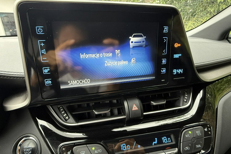 Toyota C-HR Hybryda niski przebieg oryginalny lakier zdjęcie 4