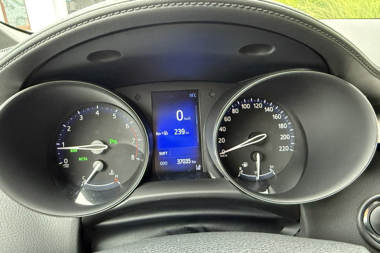 Toyota C-HR Hybryda niski przebieg oryginalny lakier zdjęcie 7