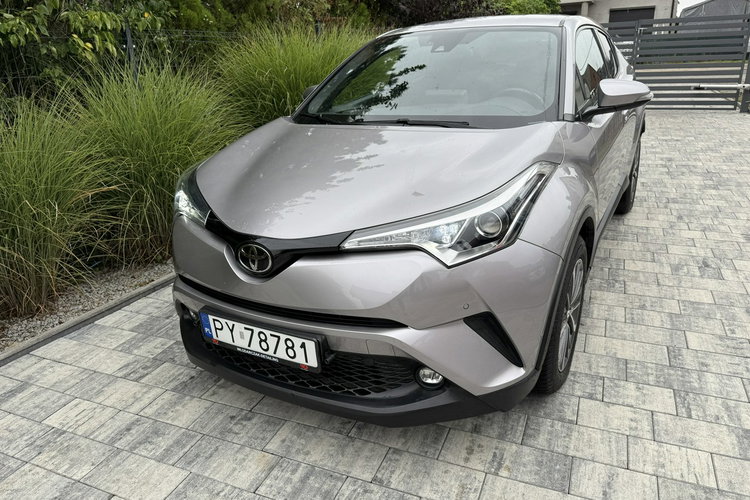 Toyota C-HR Hybryda niski przebieg oryginalny lakier zdjęcie 9